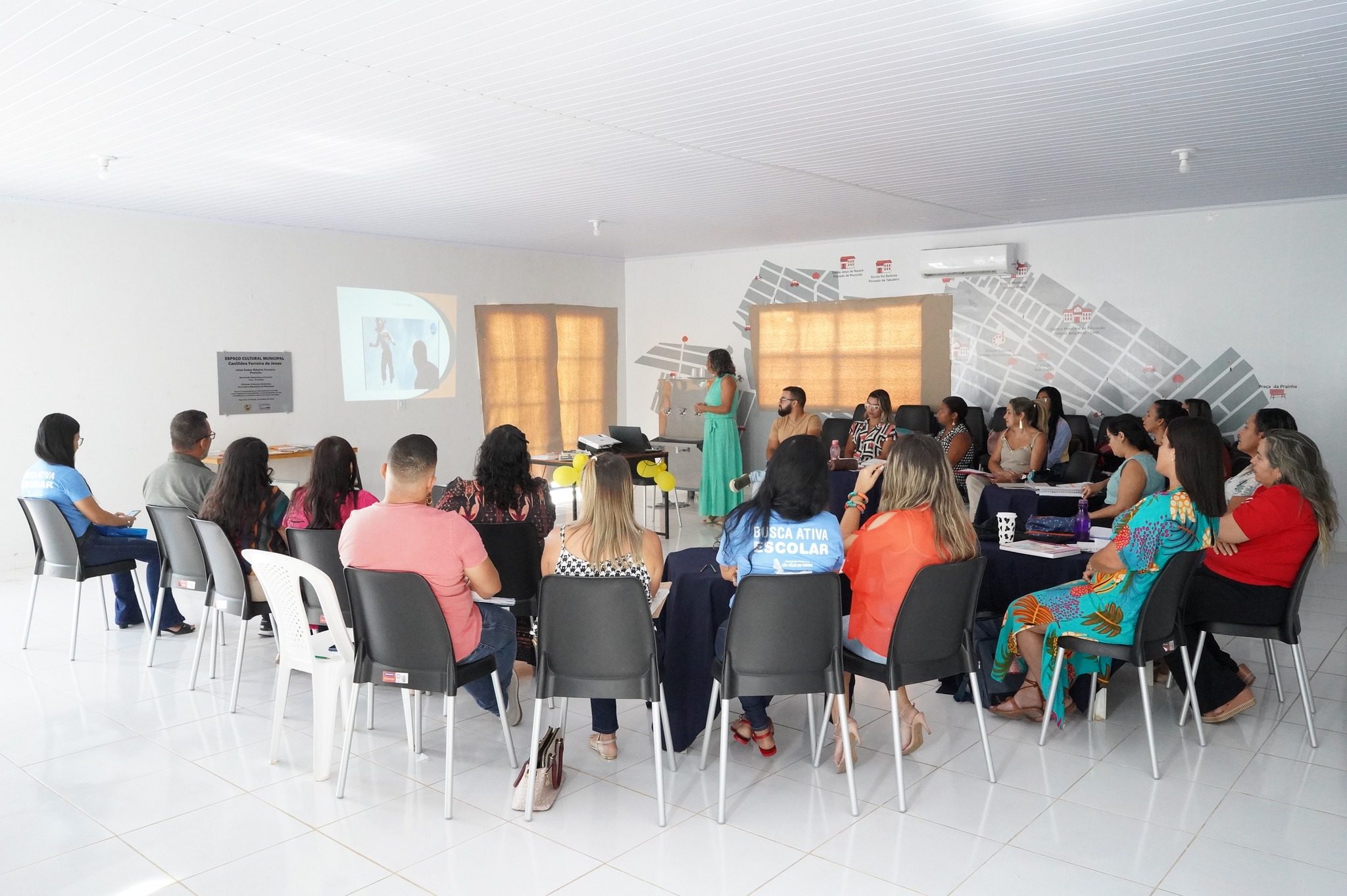 FORMAÇÃO TEÓRICA E PRÁTICA PARA MELHORIA DA QUALIDADE DO ENSINO NO MUNICÍPIO