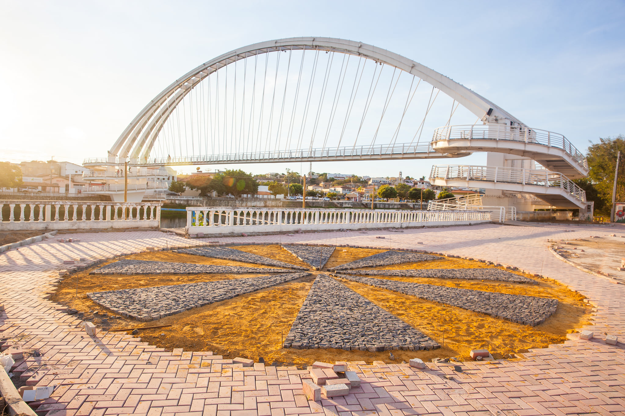 OBRAS DA PRAÇA DO FORRÓ A TODO VAPOR
